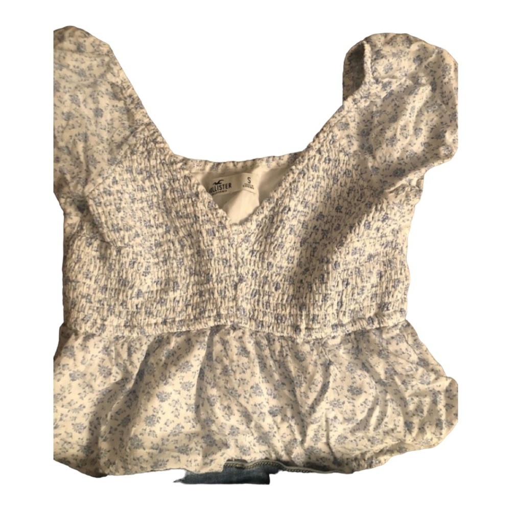 Hollister size small blue & white print cropped front & back scoop neck